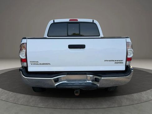 Used 2014 Toyota Tacoma PreRunner w/ SR5 Package RWD image 5