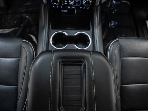 Used 2021 GMC Yukon SLT image 33