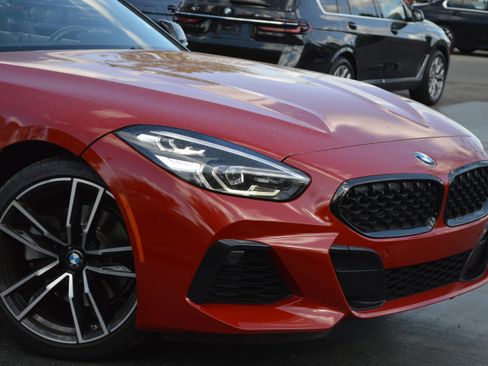 Used 2022 BMW Z4 sDrive30i w/ Premium Package image 2