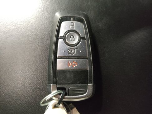 Used 2021 Ford Explorer XLT RWD image 32