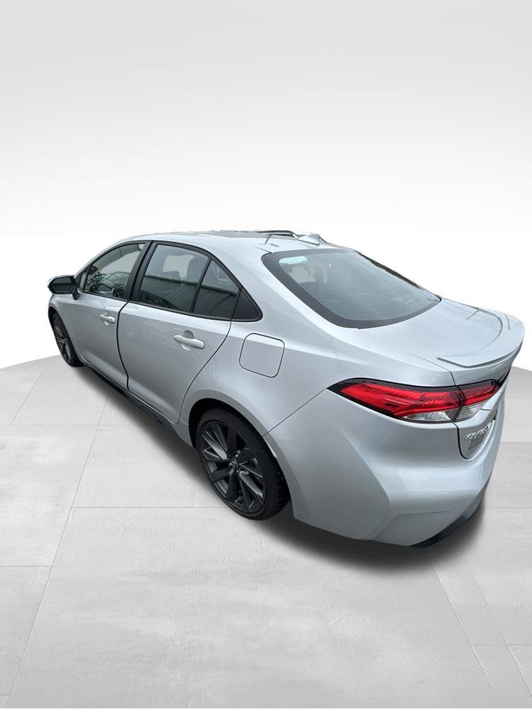 Used 2026 Toyota Corolla SE FWD image 4