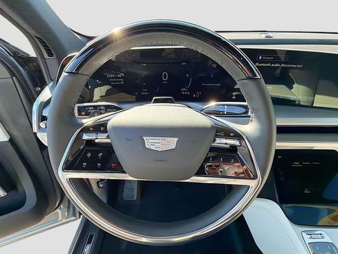 New 2026 Cadillac Vistiq Luxury AWD/4WD image 11