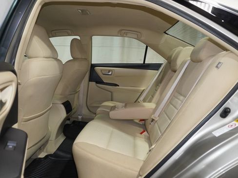 Used 2016 Toyota Camry LE FWD image 13