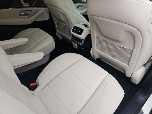 Certified 2026 Mercedes-Benz GLS 450 4MATIC image 12
