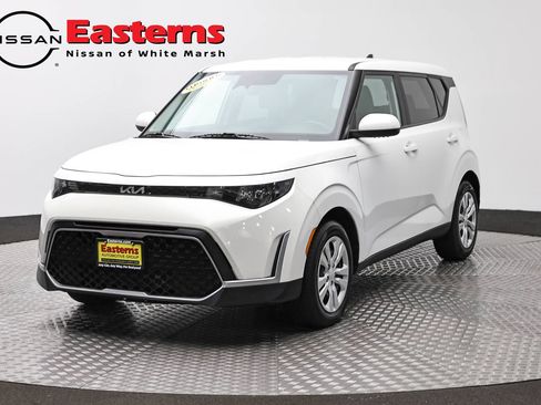 Used 2023 Kia Soul LX FWD image 1