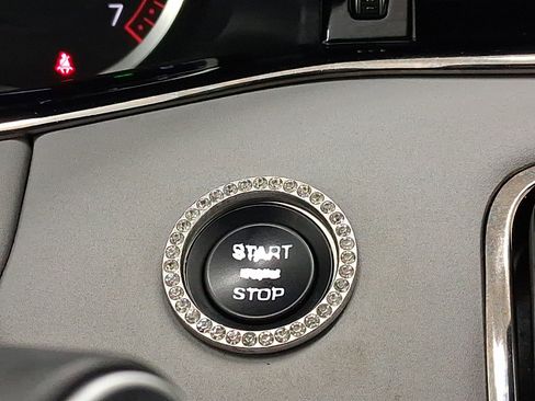 Used 2023 Land Rover Range Rover Evoque R-Dynamic SE image 24