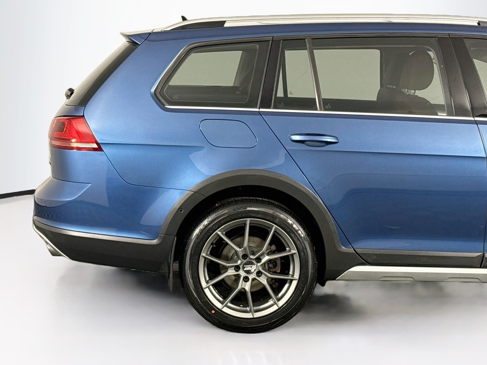 Used 2017 Volkswagen Golf Alltrack SE AWD/4WD image 43