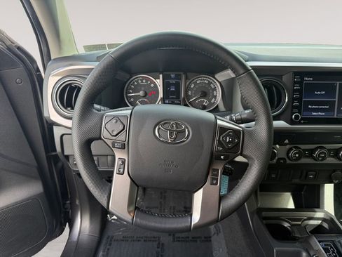 Used 2022 Toyota Tacoma SR5 w/ SR5 Appearance Package (SM) AWD/4WD image 12