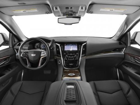 Used 2017 Cadillac Escalade Luxury image 11