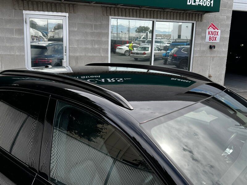 Used 2017 Porsche Macan Turbo AWD/4WD image 10