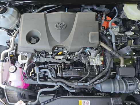 Used 2026 Toyota Camry SE FWD image 30