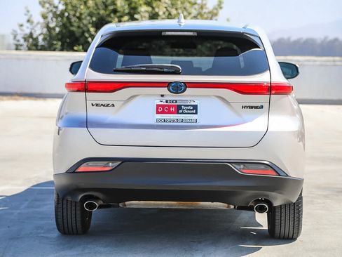 Used 2021 Toyota Venza LE AWD/4WD image 6