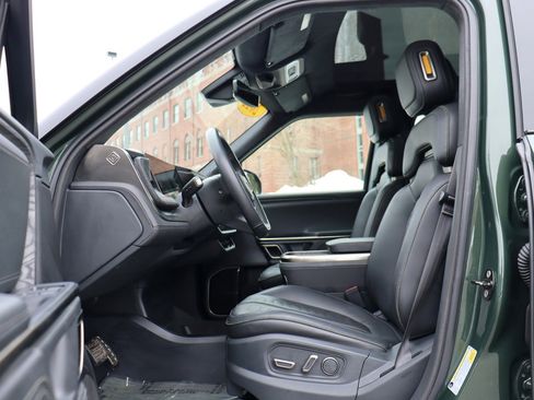 Used 2022 Rivian R1T Adventure image 11