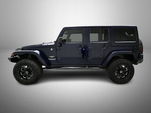 Used 2013 Jeep Wrangler Unlimited Sahara w/ Connectivity Group AWD/4WD image 8