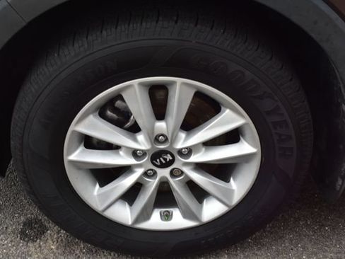 Used 2019 Kia Sorento FWD image 44