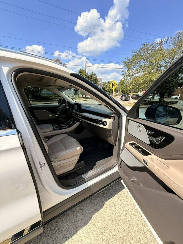 Used 2020 Lincoln Aviator Reserve w/ Equipment Group 202A AWD/4WD image 17