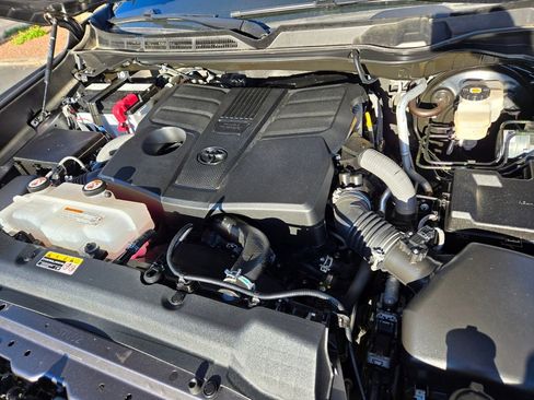 Used 2024 Toyota Tundra SR5 AWD/4WD image 16