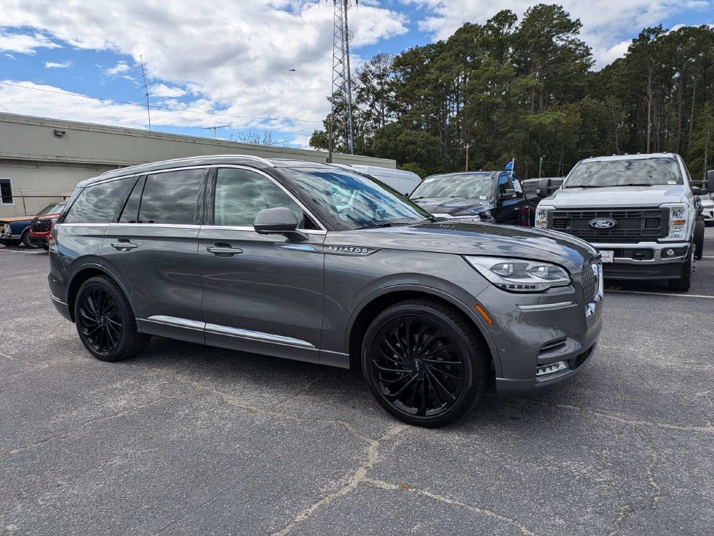 Used 2022 Lincoln Aviator Reserve w/ Equipment Group 201A RWD image 2
