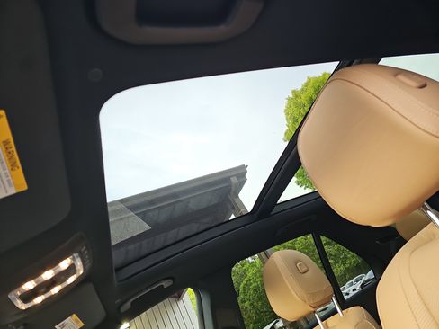 Used 2024 Mercedes-Benz GLE 350 4MATIC image 30