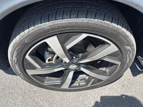 Certified 2020 Nissan Rogue Sport SL w/ Premium Package FWD image 13