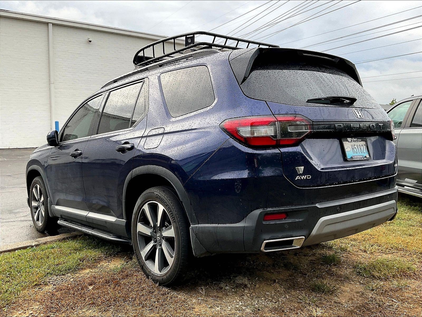 Used 2023 Honda Pilot Elite image 3