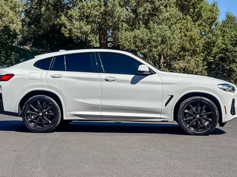 Used 2025 BMW X4 xDrive30i w/ Premium Package AWD/4WD image 3
