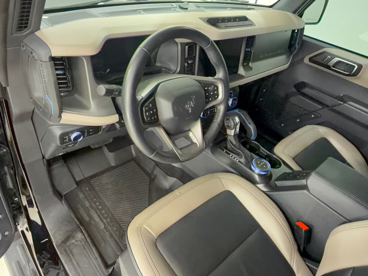Certified 2024 Ford Bronco Wildtrak AWD/4WD image 4