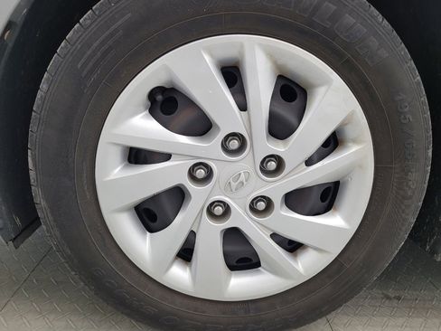 Used 2020 Hyundai Elantra SE w/ Cargo Package (C1) image 31