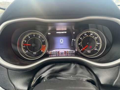 Used 2015 Jeep Cherokee Trailhawk w/ Comfort/Convenience Group image 20