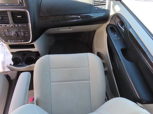 Used 2012 Dodge Grand Caravan Crew w/ Crew Value Pkg FWD image 12