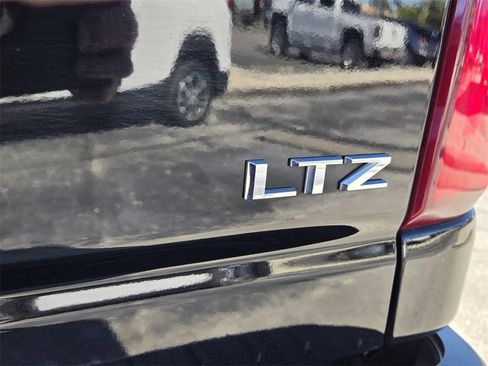 Used 2020 Chevrolet Silverado 2500 LTZ w/ LTZ Plus Package image 11