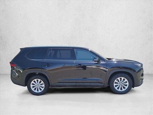 Used 2025 Toyota Grand Highlander AWD image 4