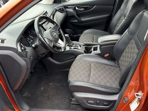 Used 2022 Nissan Rogue Sport SV w/ Technology Package AWD/4WD image 13