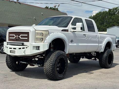 Used 2014 Ford F250 Platinum w/ FX4 Off-Road Package AWD/4WD image 9