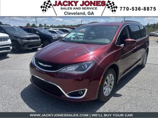Used 2017 Chrysler Pacifica Touring-L FWD video 1