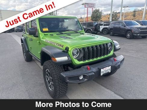 Used 2025 Jeep Wrangler Unlimited Rubicon w/ Convenience Group image 8