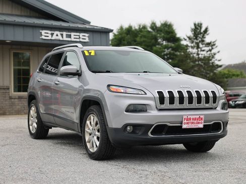 Used 2017 Jeep Cherokee Limited AWD/4WD image 7