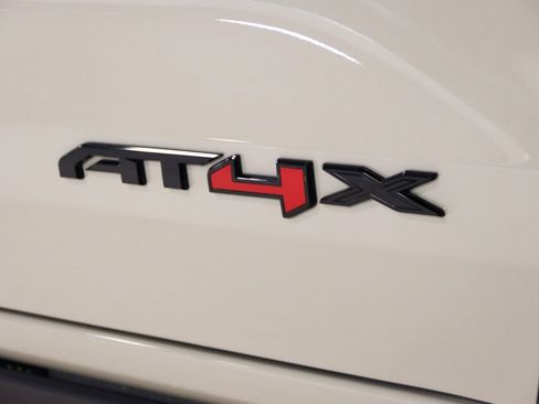 Used 2024 GMC Canyon AT4X w/ AT4X AEV Edition AWD/4WD image 9