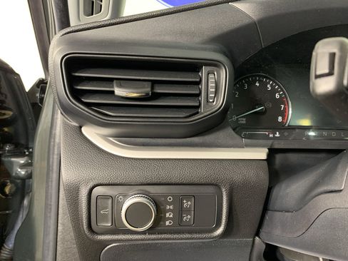Used 2022 Ford Explorer XLT RWD image 17