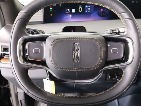 New 2026 Lincoln Navigator Black Label AWD/4WD image 3