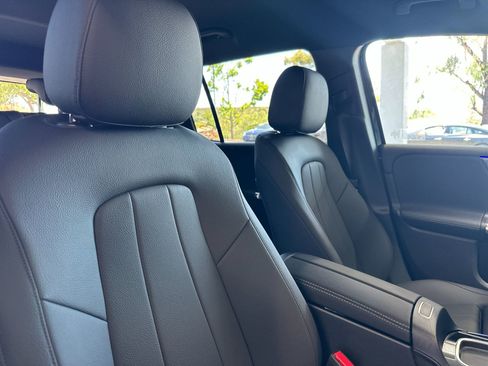 New 2025 Mercedes-Benz GLB 250 4MATIC image 17