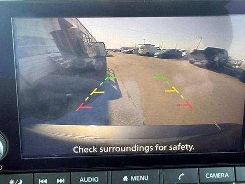 Used 2025 Nissan Rogue SV FWD image 2