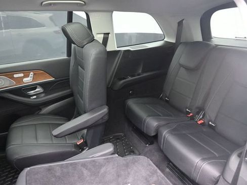 Used 2026 Mercedes-Benz GLS 450 4MATIC image 22