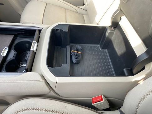 Used 2022 GMC Yukon XL Denali image 15