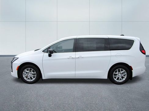 New 2027 Chrysler Pacifica Select w/ Family Tech Group FWD image 3