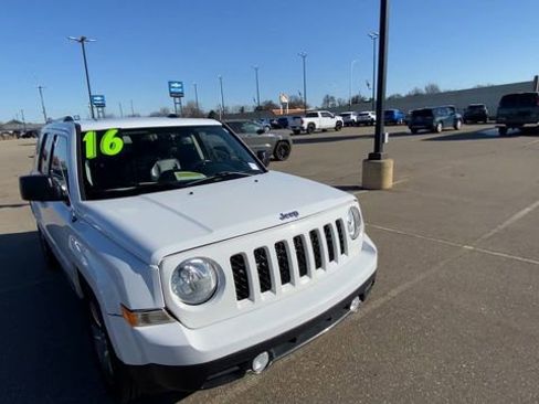 Used 2016 Jeep Patriot High Altitude image 4