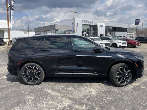 Used 2024 Lincoln Nautilus Reserve w/ Equipment Group 202A image 2