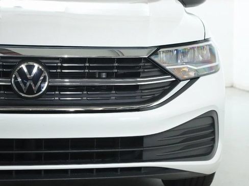 Used 2024 Volkswagen Jetta SE w/ Panoramic Sunroof Package FWD image 7