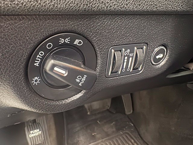 Used 2015 Dodge Charger SXT w/ AWD Plus Group image 13