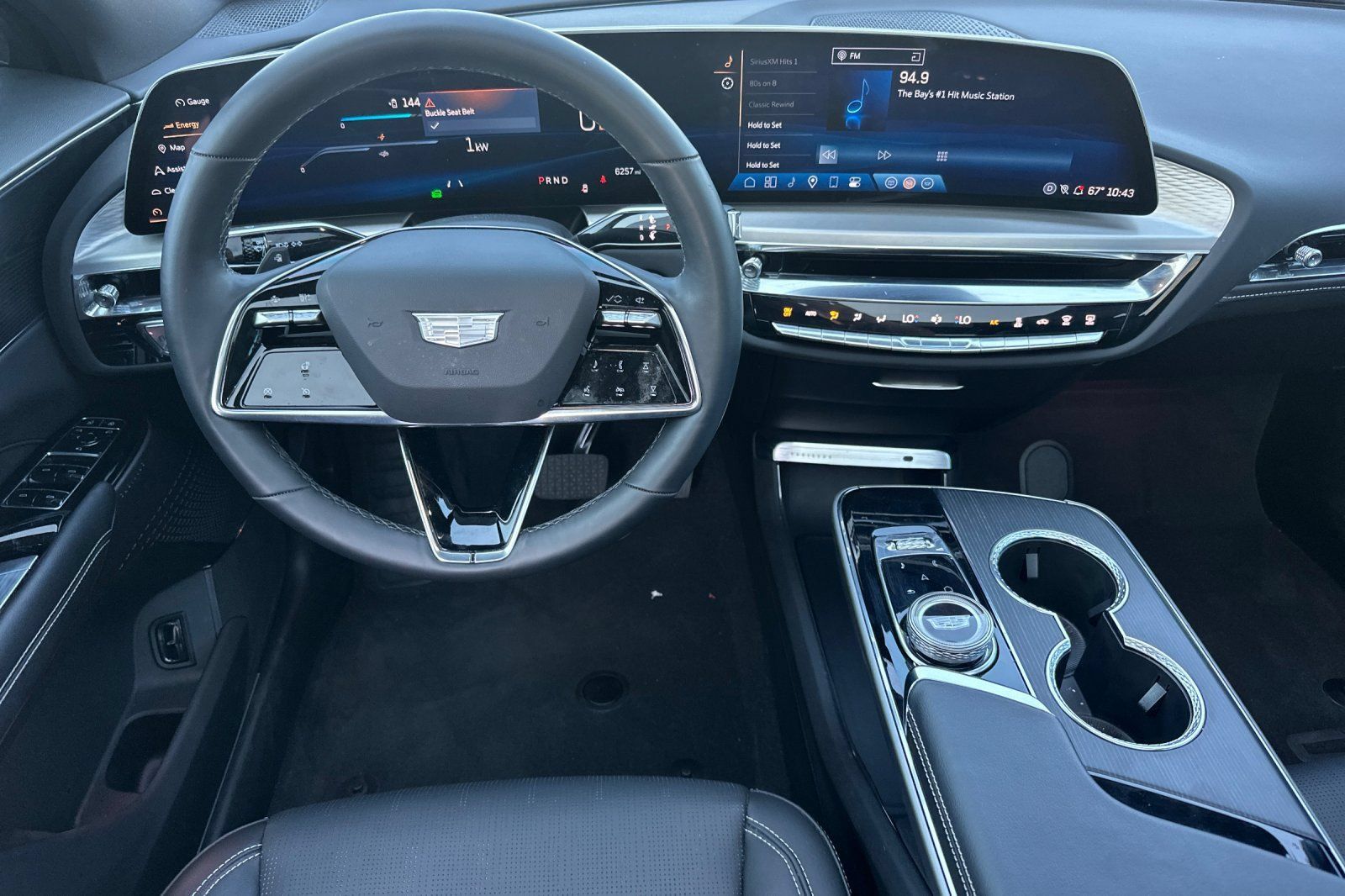 Used 2025 Cadillac Lyriq Luxury AWD/4WD image 16